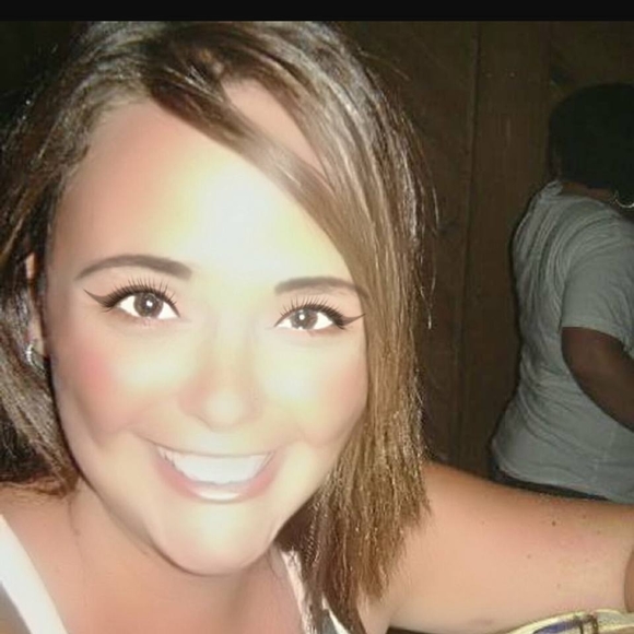 Meet your Posher, Melanie - Picture 1 of 1